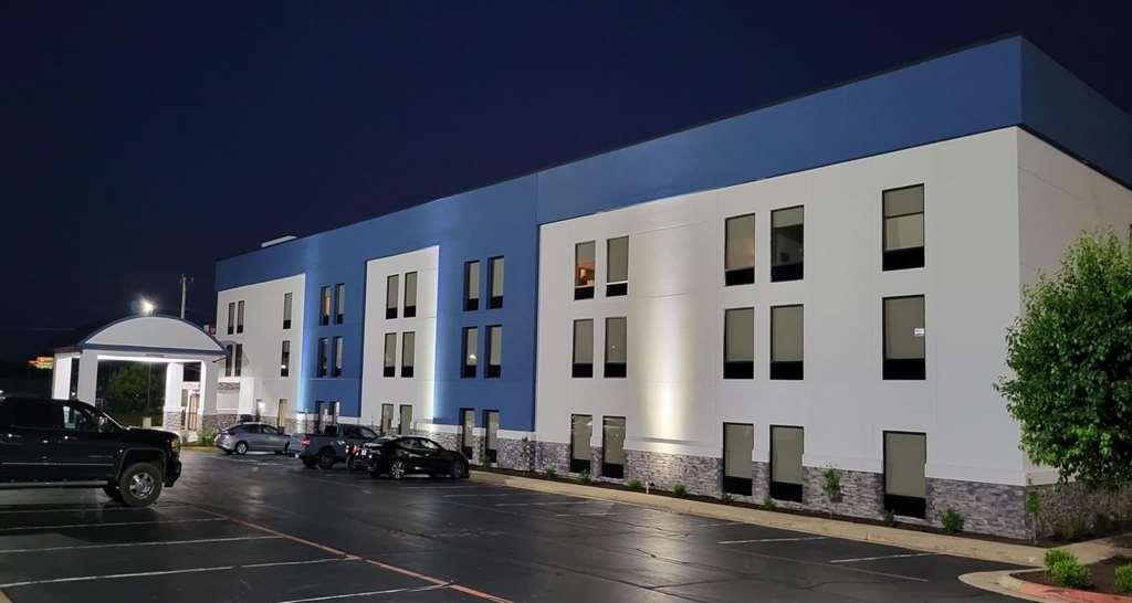 Best Western Plus Harrisonburg Hotel Exterior photo